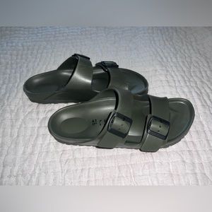 Worn twice Birkenstock Arizona Essential Slides